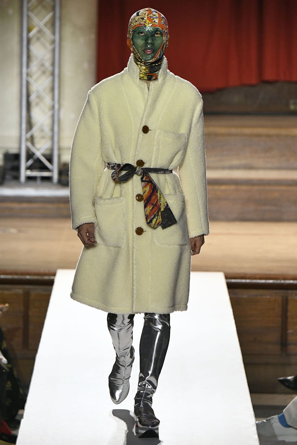 Fashion Week London Fall/Winter 2019 look 34 from the Vivienne Westwood collection 女装