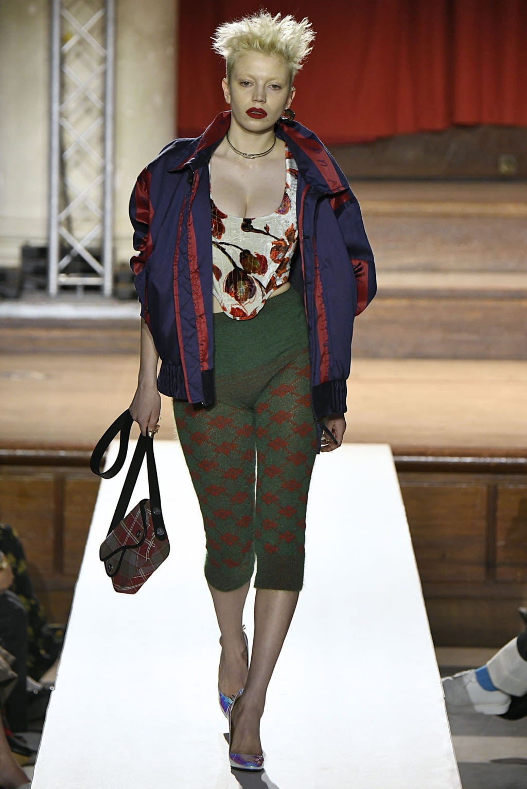 Fashion Week London Fall/Winter 2019 look 50 from the Vivienne Westwood collection womenswear