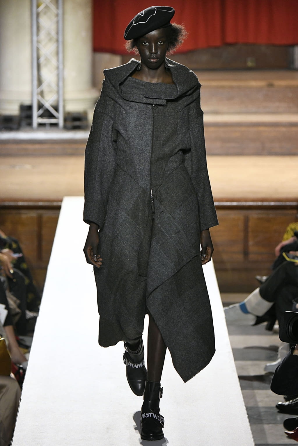 Fashion Week London Fall/Winter 2019 look 54 from the Vivienne Westwood collection womenswear