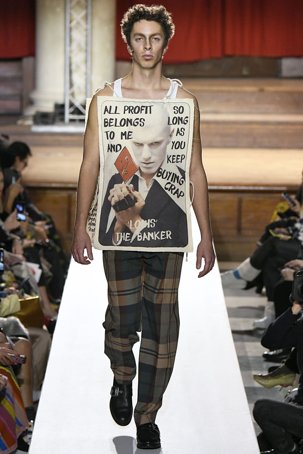 Fashion Week London Fall/Winter 2019 look 59 from the Vivienne Westwood collection womenswear