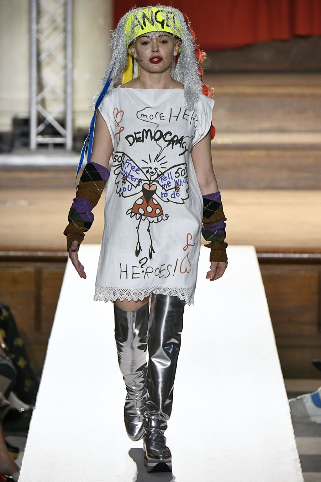 Fashion Week London Fall/Winter 2019 look 60 from the Vivienne Westwood collection womenswear