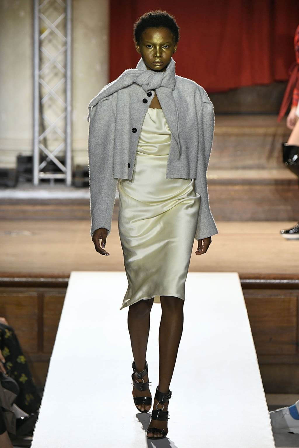 Fashion Week London Fall/Winter 2019 look 63 de la collection Vivienne Westwood womenswear