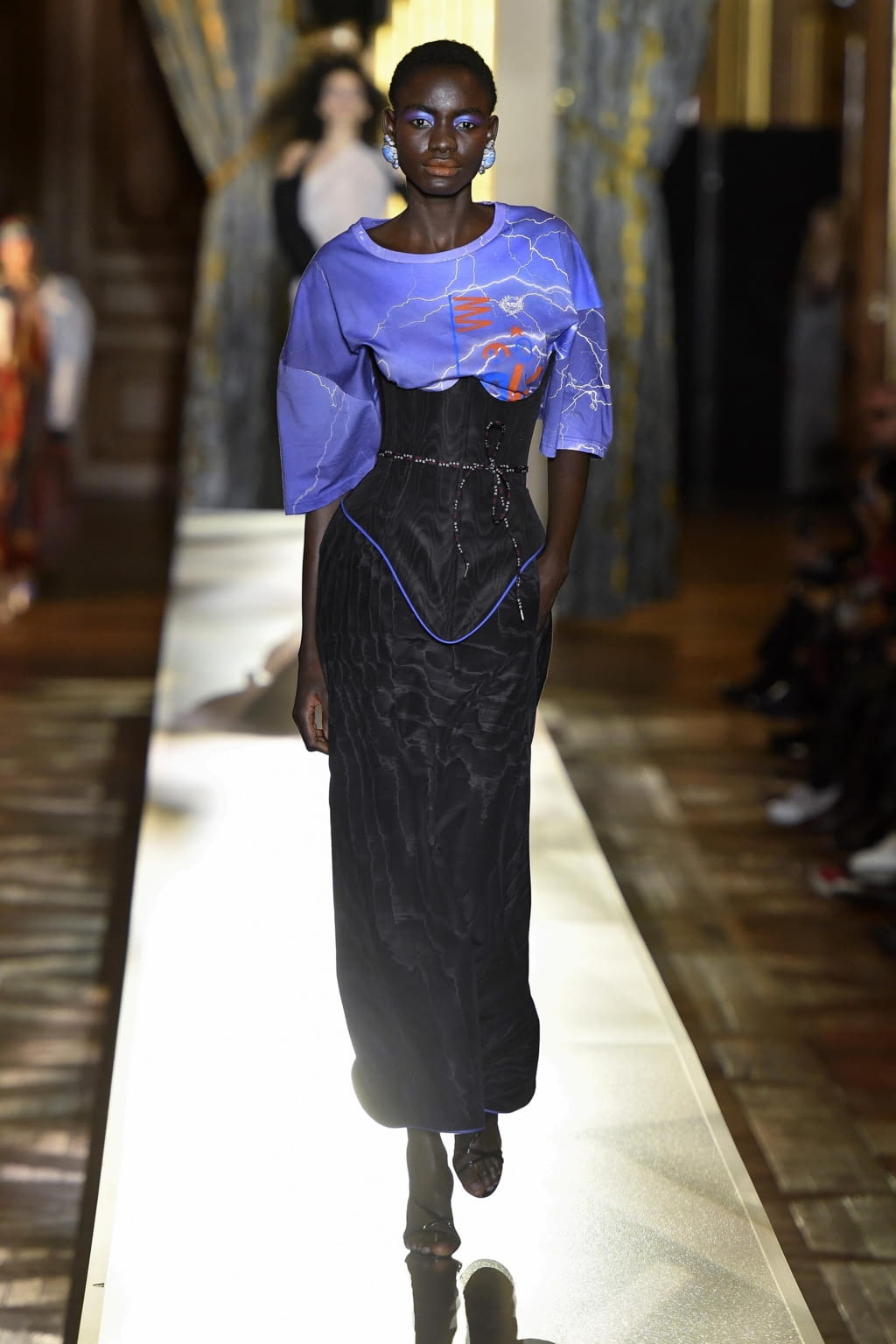 Fashion Week Paris Fall/Winter 2020 look 4 de la collection Andreas Kronthaler for Vivienne Westwood womenswear