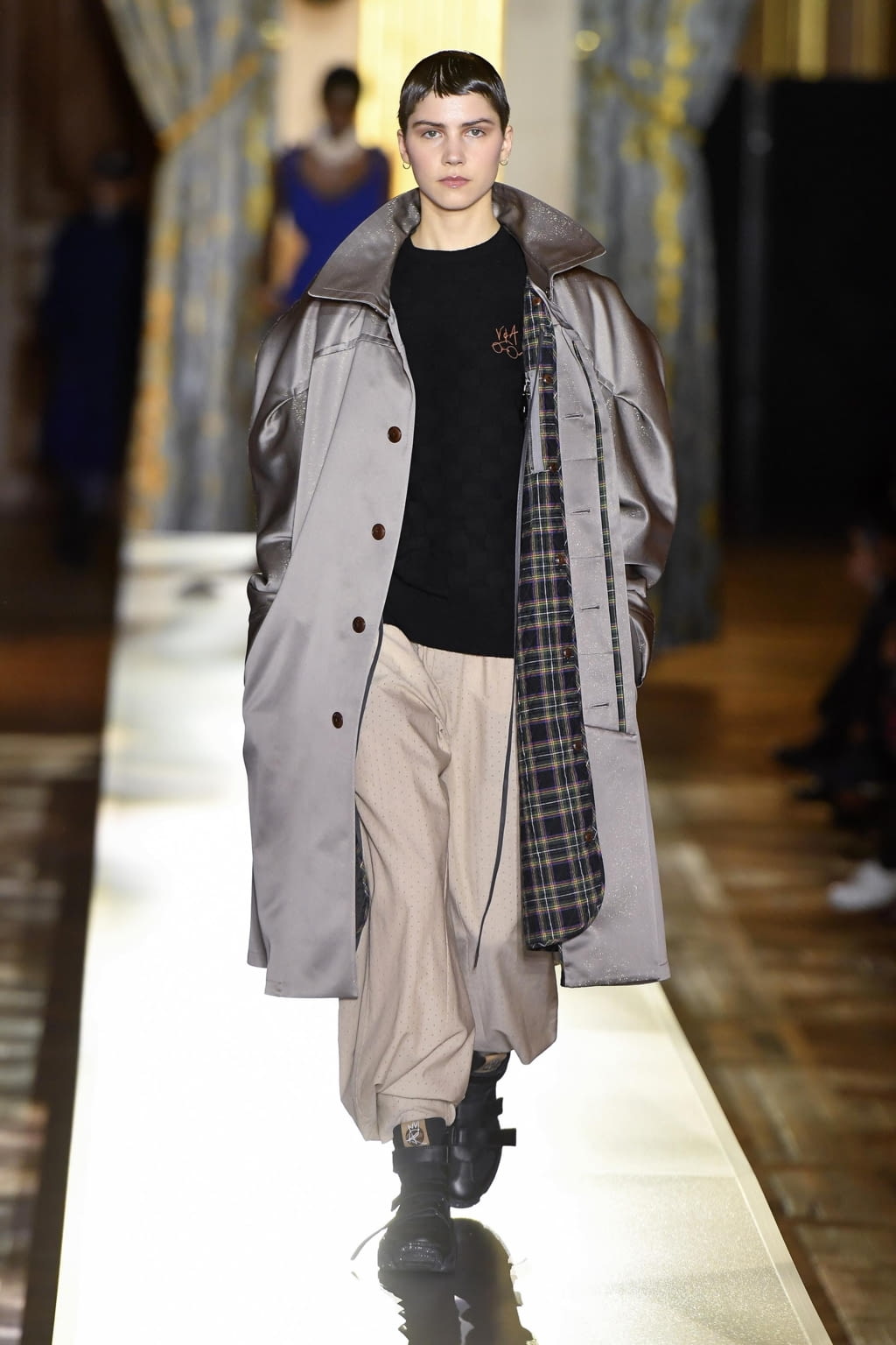 Fashion Week Paris Fall/Winter 2020 look 9 de la collection Andreas Kronthaler for Vivienne Westwood womenswear