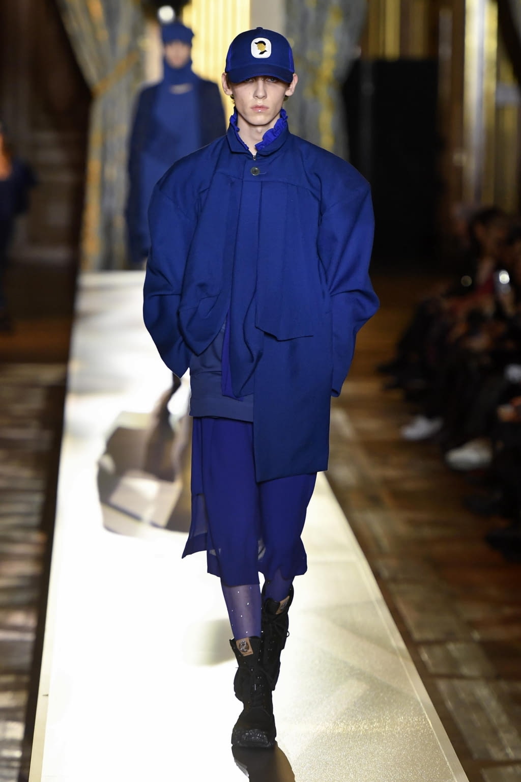 Fashion Week Paris Fall/Winter 2020 look 11 de la collection Andreas Kronthaler for Vivienne Westwood womenswear