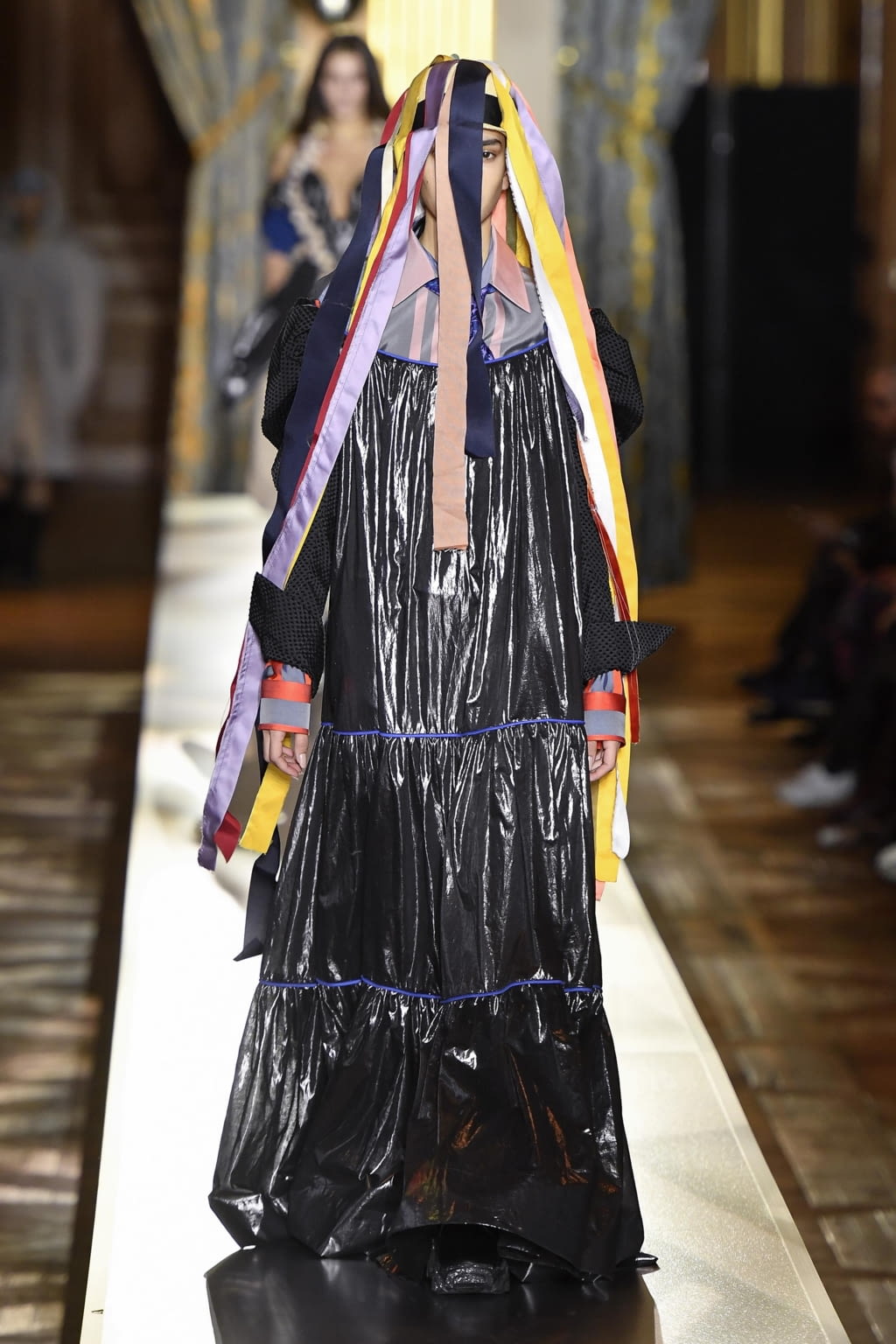 Fashion Week Paris Fall/Winter 2020 look 16 de la collection Andreas Kronthaler for Vivienne Westwood womenswear