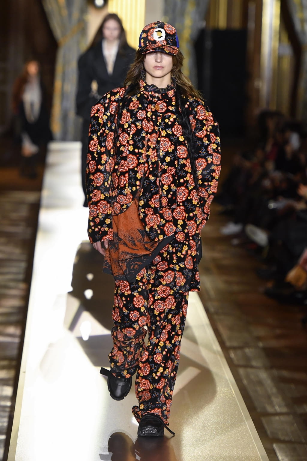 Fashion Week Paris Fall/Winter 2020 look 22 from the Andreas Kronthaler for Vivienne Westwood collection womenswear