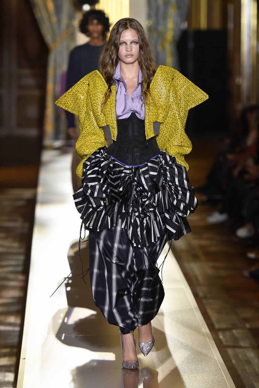 Fashion Week Paris Fall/Winter 2020 look 42 from the Andreas Kronthaler for Vivienne Westwood collection 女装