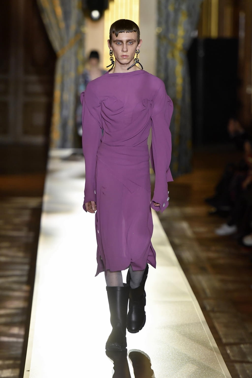 Fashion Week Paris Fall/Winter 2020 look 44 de la collection Andreas Kronthaler for Vivienne Westwood womenswear