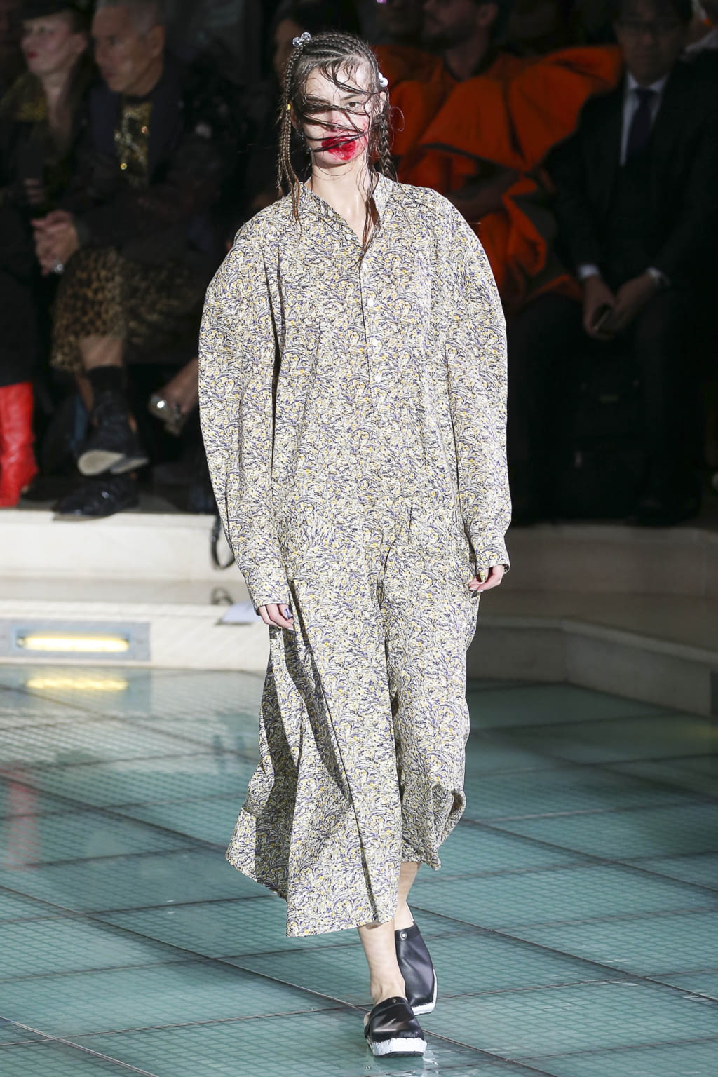 Fashion Week Paris Spring/Summer 2018 look 40 de la collection Andreas Kronthaler for Vivienne Westwood womenswear
