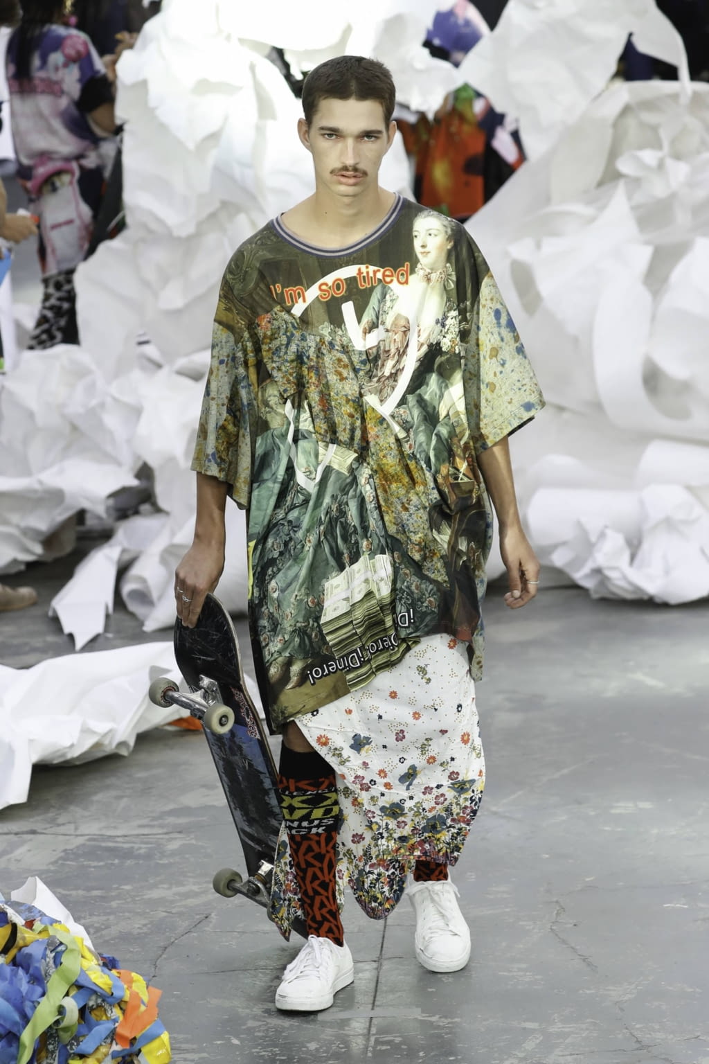 Fashion Week Paris Spring/Summer 2019 look 1 from the Andreas Kronthaler for Vivienne Westwood collection 女装
