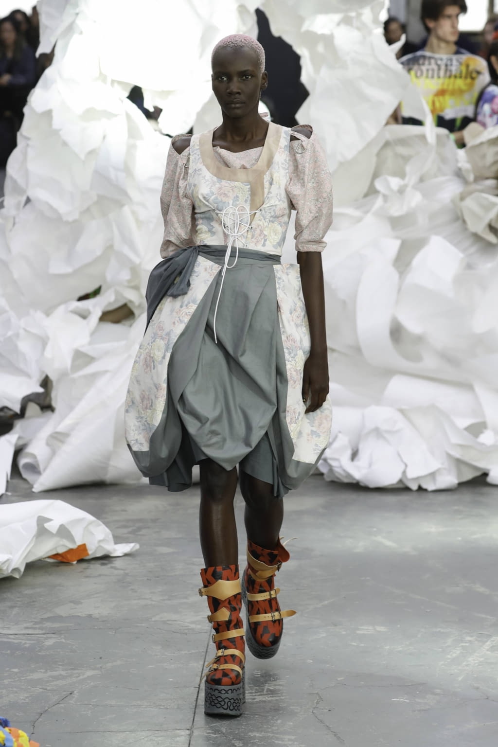 Fashion Week Paris Spring/Summer 2019 look 13 from the Andreas Kronthaler for Vivienne Westwood collection womenswear