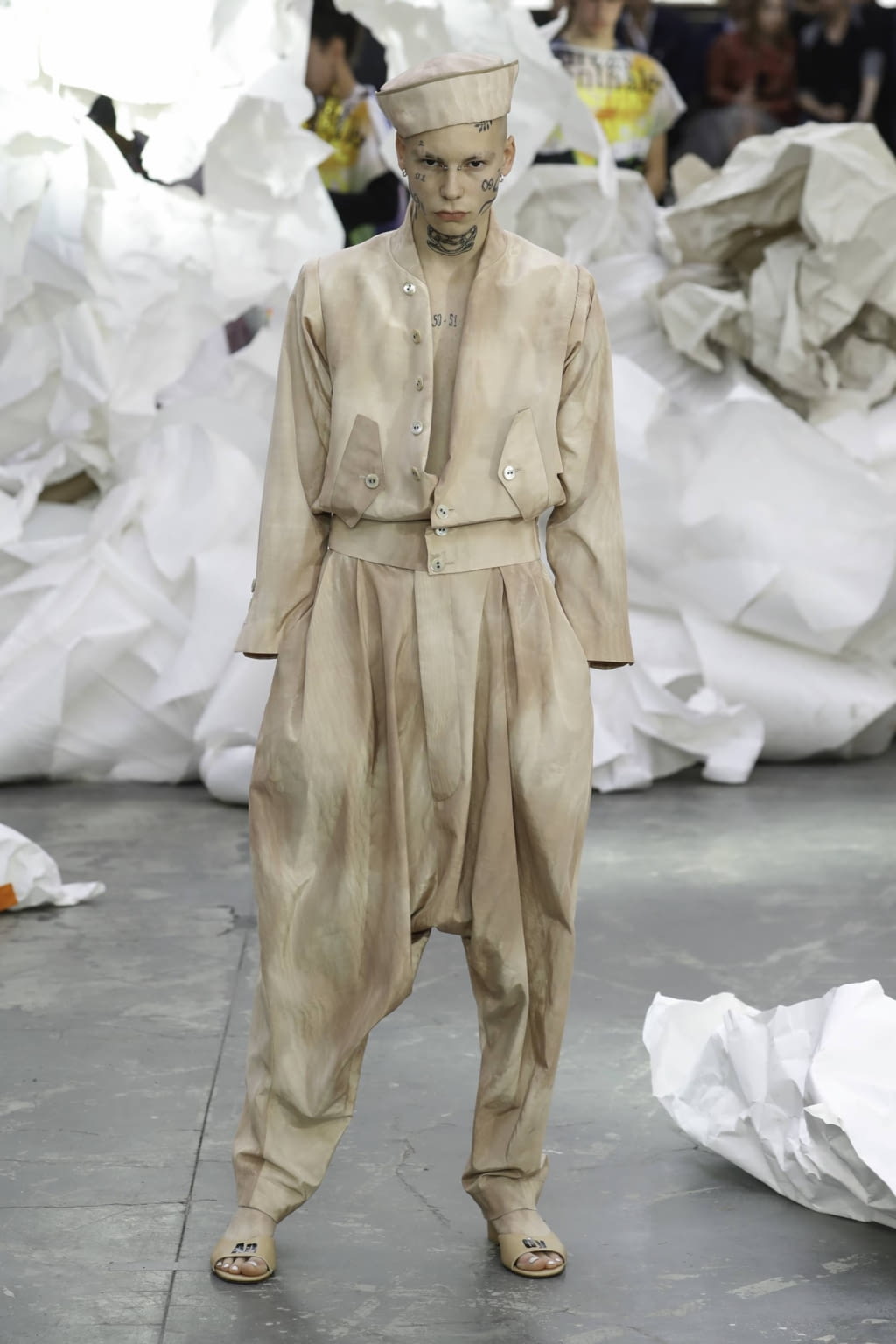 Fashion Week Paris Spring/Summer 2019 look 18 de la collection Andreas Kronthaler for Vivienne Westwood womenswear