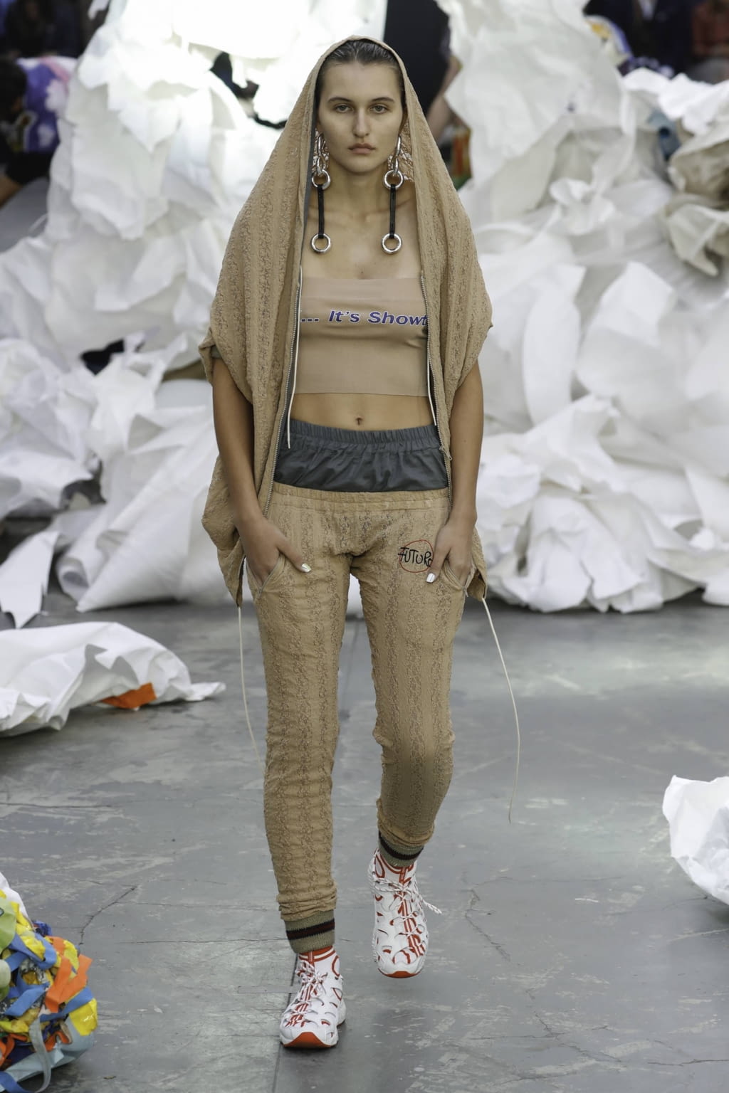 Fashion Week Paris Spring/Summer 2019 look 29 from the Andreas Kronthaler for Vivienne Westwood collection womenswear