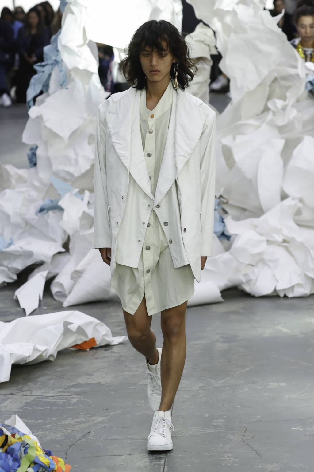 Fashion Week Paris Spring/Summer 2019 look 52 from the Andreas Kronthaler for Vivienne Westwood collection 女装