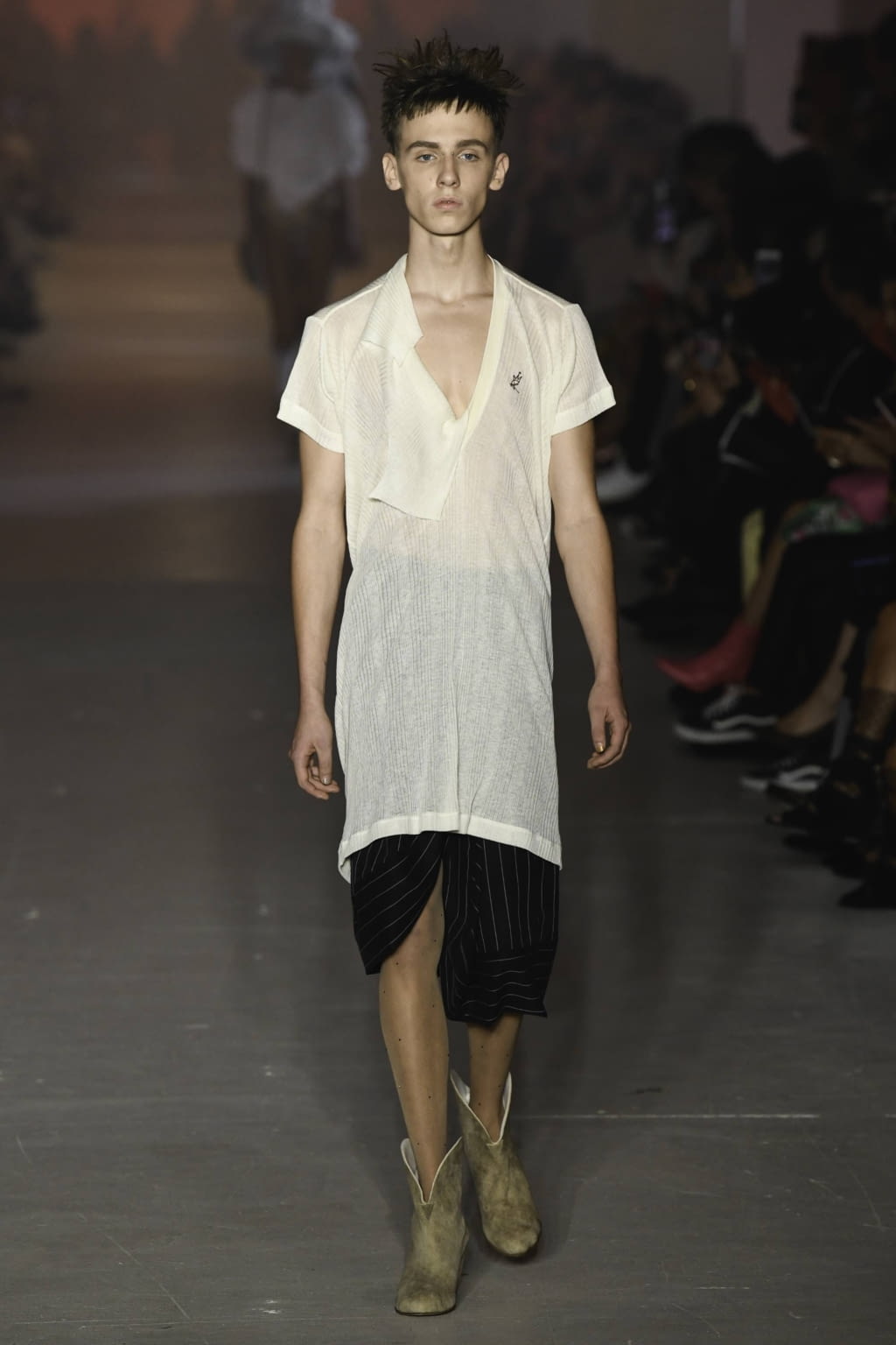 Fashion Week Paris Spring/Summer 2020 look 1 de la collection Andreas Kronthaler for Vivienne Westwood womenswear