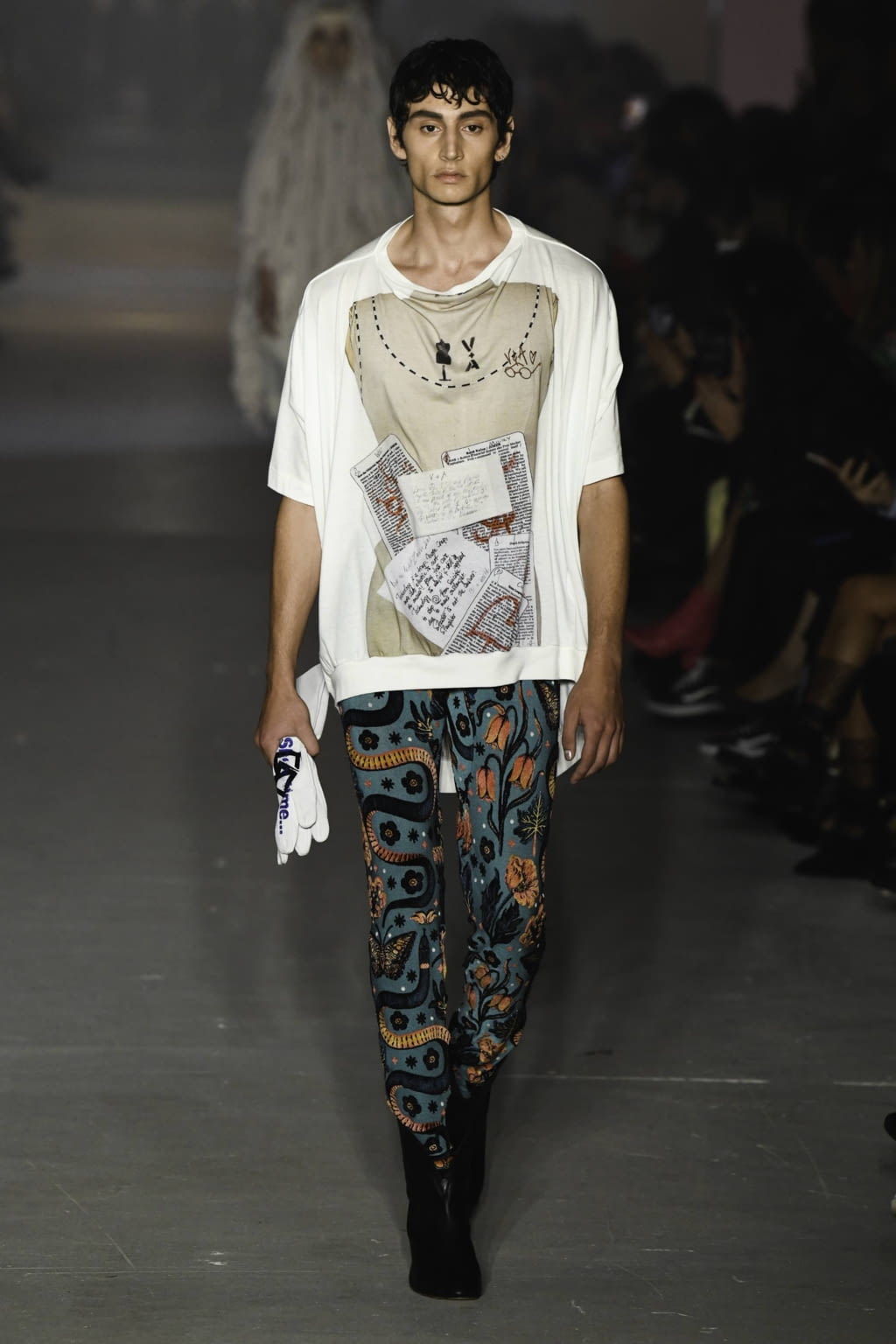 Fashion Week Paris Spring/Summer 2020 look 4 from the Andreas Kronthaler for Vivienne Westwood collection womenswear