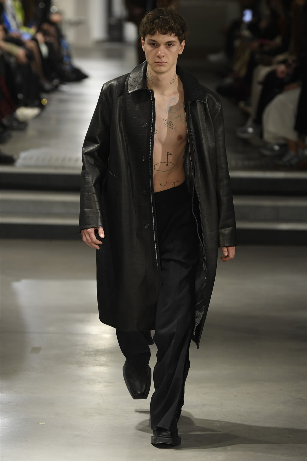 Fashion Week Paris Fall/Winter 2022 look 55 from the VTMNTS collection womenswear