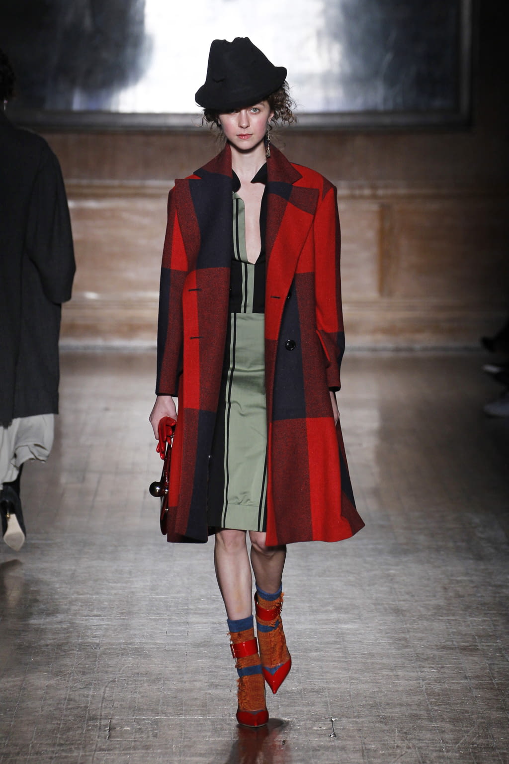 Fashion Week London Fall/Winter 2016 look 12 from the Vivienne Westwood Red Label collection womenswear