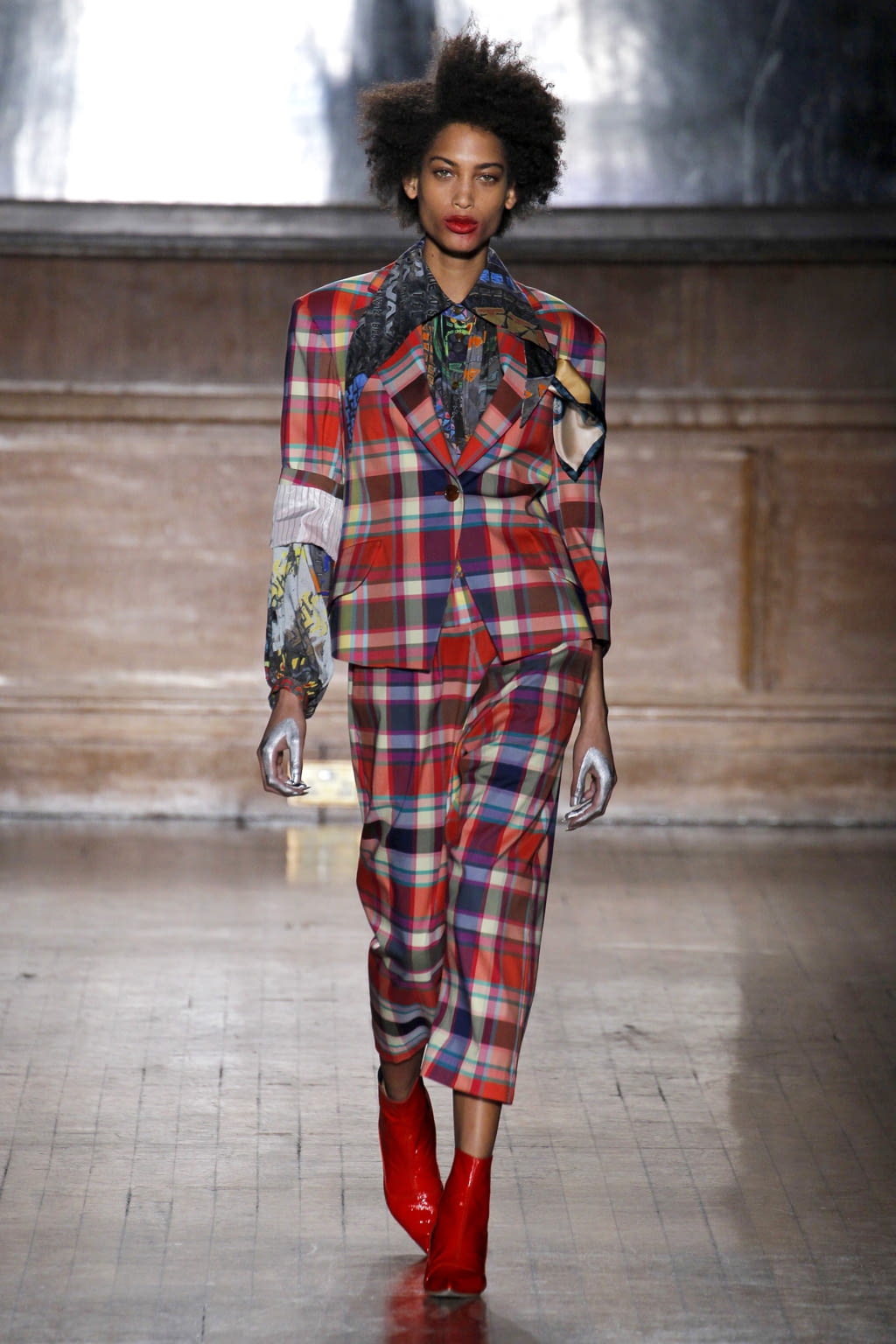 Fashion Week London Fall/Winter 2016 look 23 from the Vivienne Westwood Red Label collection womenswear