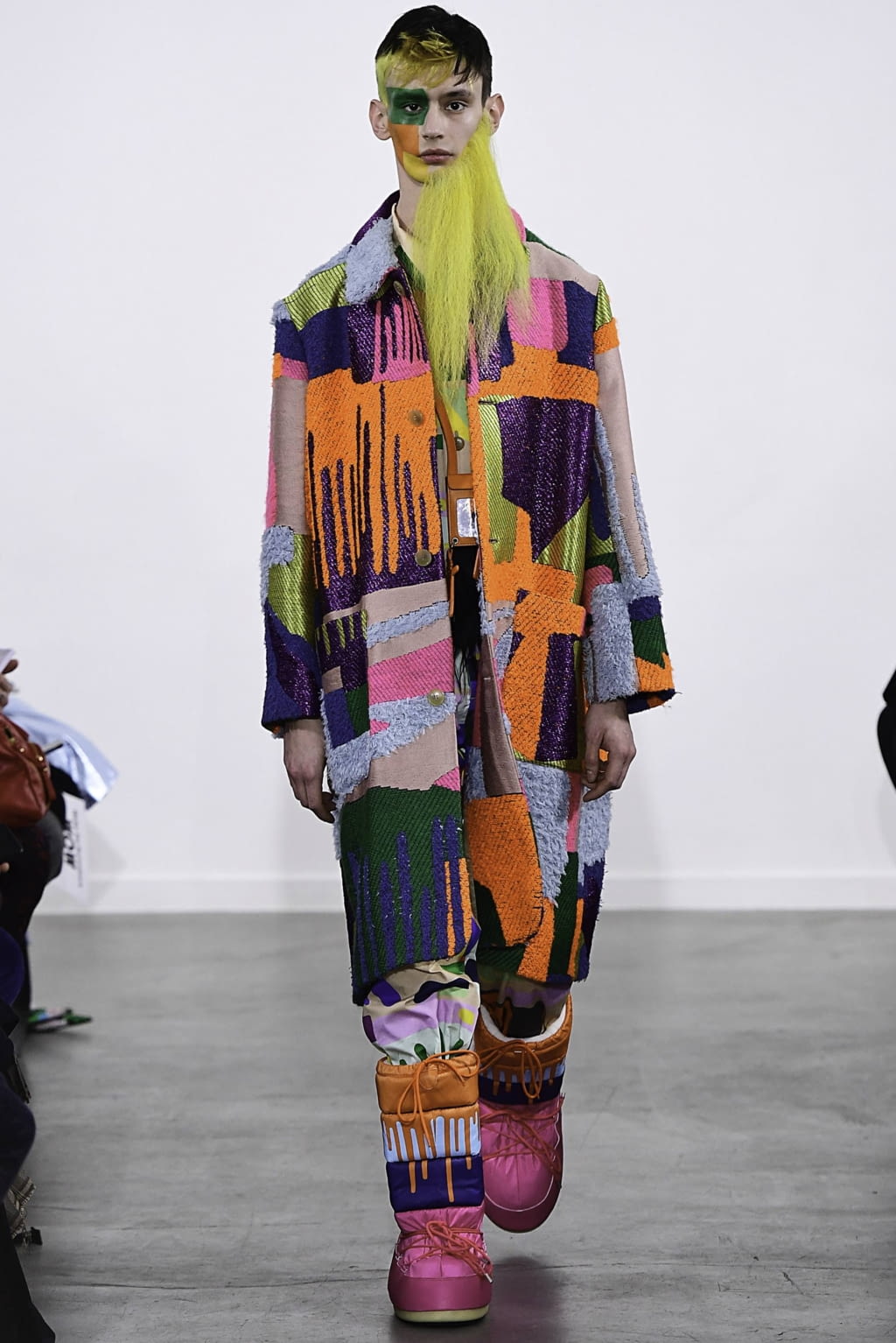 Fashion Week Paris Fall/Winter 2019 look 7 from the Walter Van Beirendonck collection menswear