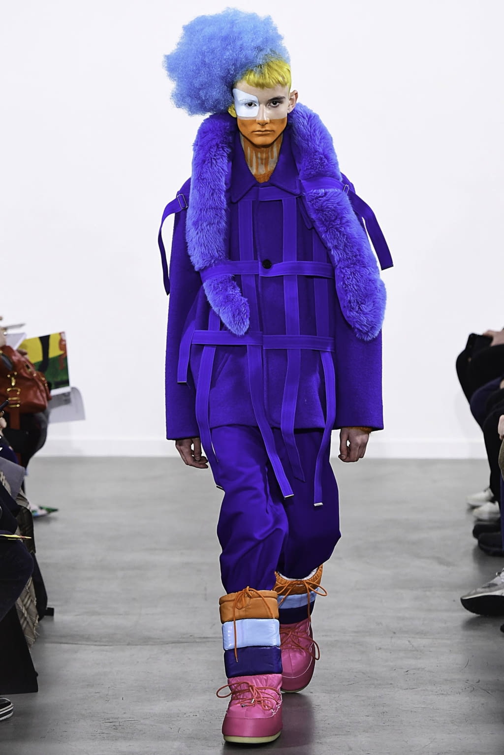 Fashion Week Paris Fall/Winter 2019 look 14 de la collection Walter Van Beirendonck menswear