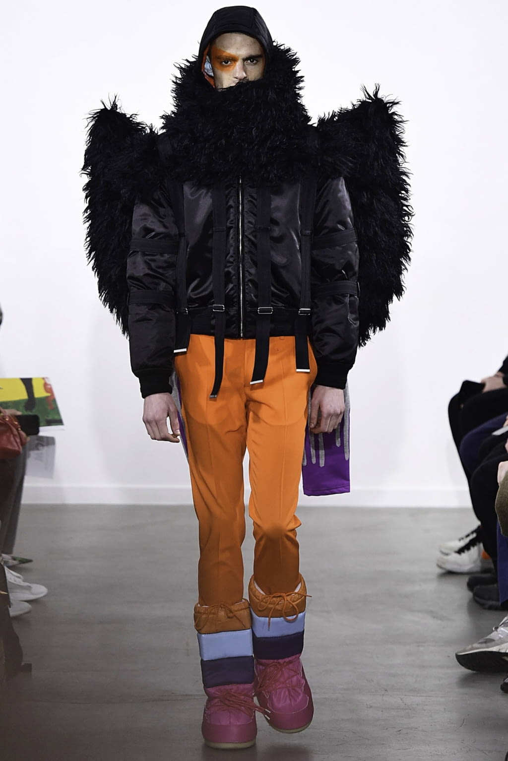 Fashion Week Paris Fall/Winter 2019 look 17 from the Walter Van Beirendonck collection 男装