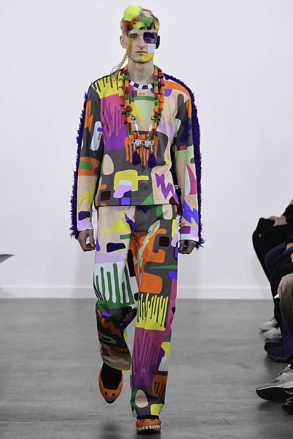 Fashion Week Paris Fall/Winter 2019 look 23 from the Walter Van Beirendonck collection 男装
