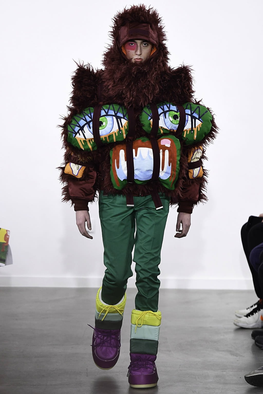 Fashion Week Paris Fall/Winter 2019 look 26 from the Walter Van Beirendonck collection menswear