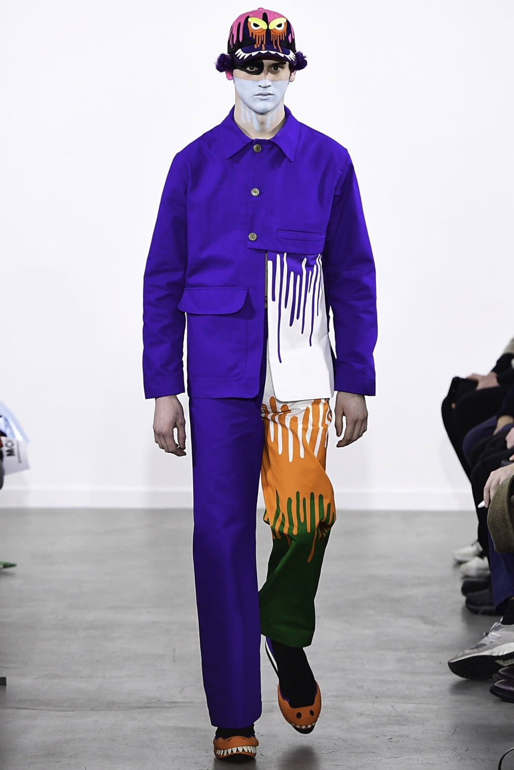 Fashion Week Paris Fall/Winter 2019 look 29 from the Walter Van Beirendonck collection menswear