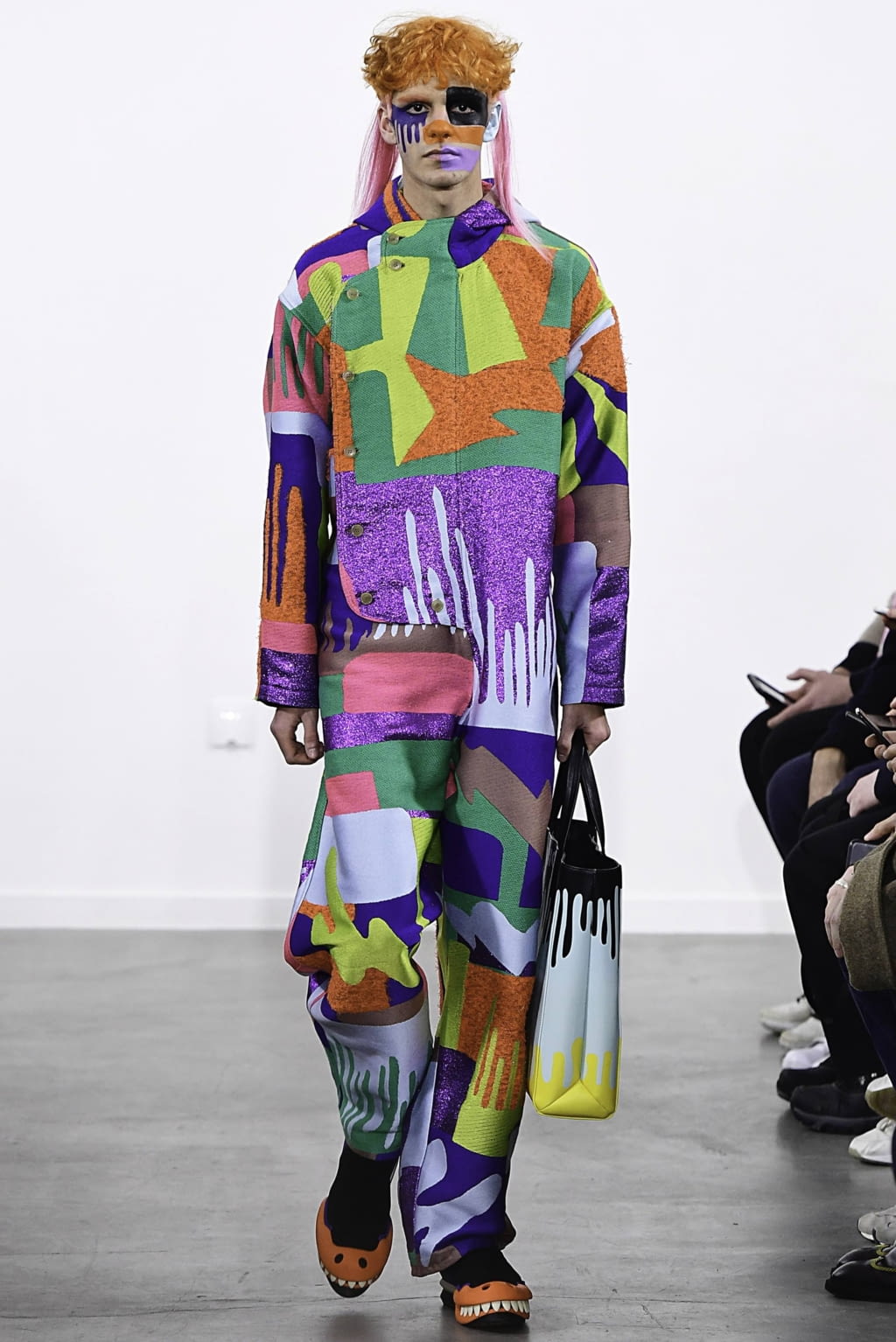 Fashion Week Paris Fall/Winter 2019 look 39 from the Walter Van Beirendonck collection menswear