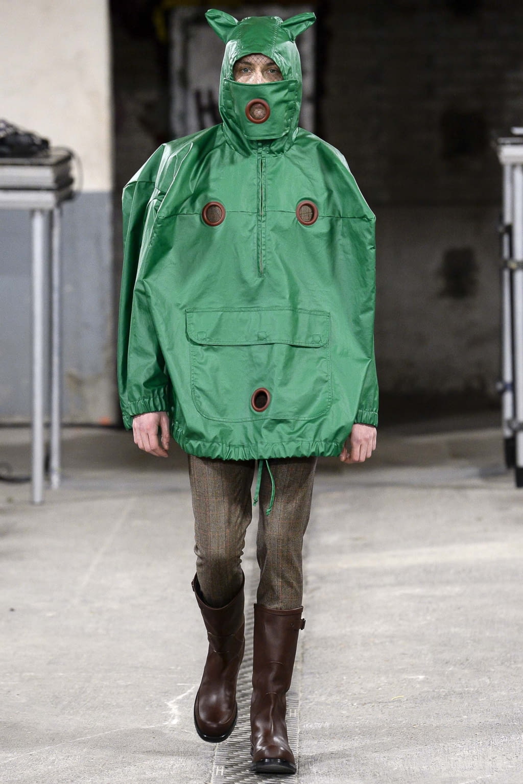 Fashion Week Paris Fall/Winter 2018 look 4 from the Walter Van Beirendonck collection 男装