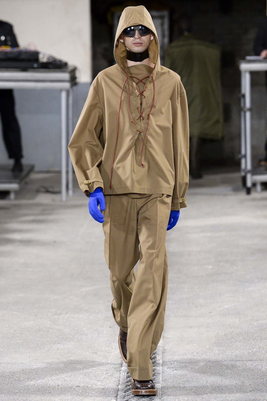 Fashion Week Paris Fall/Winter 2018 look 19 from the Walter Van Beirendonck collection 男装