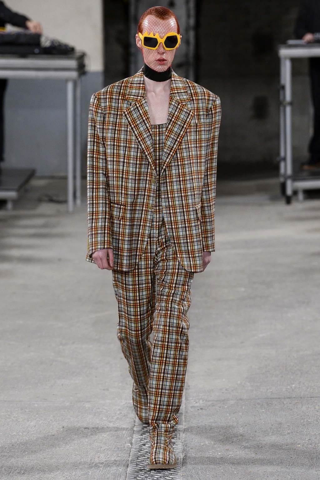 Fashion Week Paris Fall/Winter 2018 look 35 from the Walter Van Beirendonck collection menswear