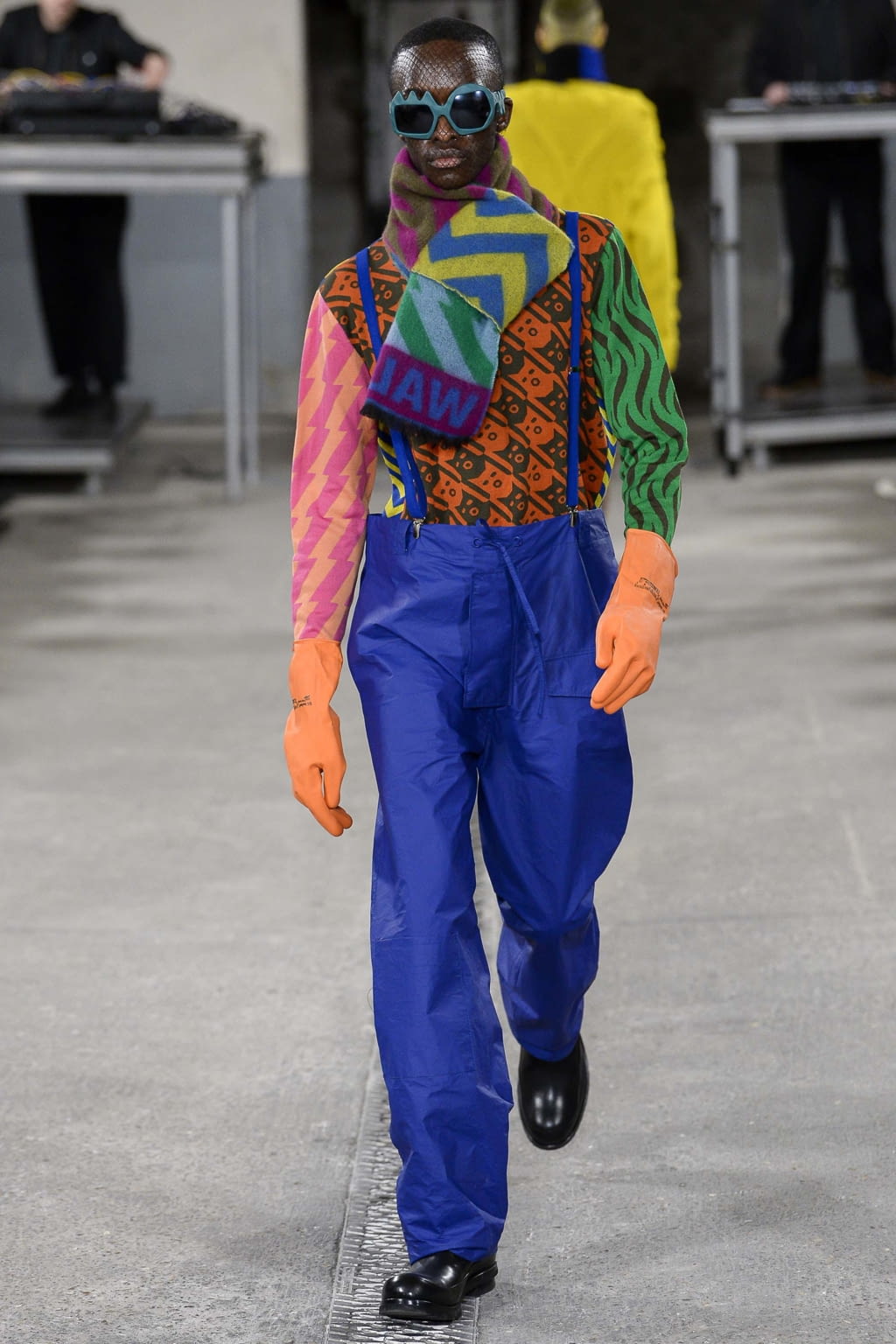 Fashion Week Paris Fall/Winter 2018 look 41 from the Walter Van Beirendonck collection menswear