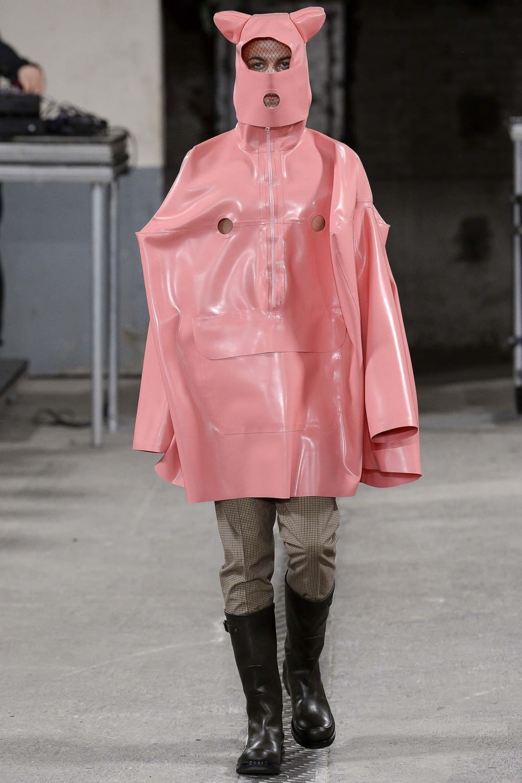 Fashion Week Paris Fall/Winter 2018 look 51 de la collection Walter Van Beirendonck menswear