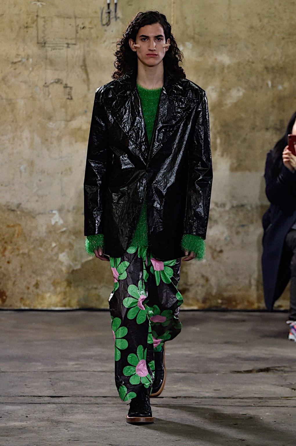 Fashion Week Paris Fall/Winter 2020 look 9 from the Walter Van Beirendonck collection menswear