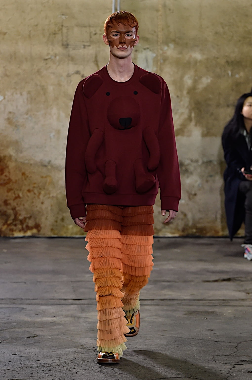 Fashion Week Paris Fall/Winter 2020 look 26 from the Walter Van Beirendonck collection menswear