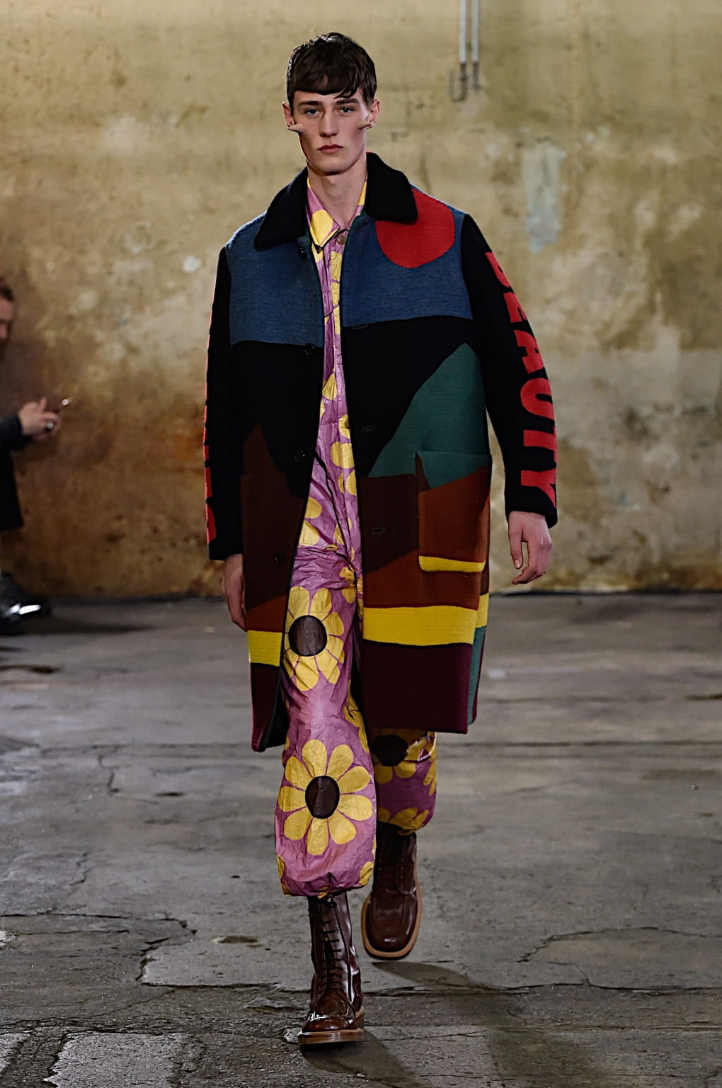 Fashion Week Paris Fall/Winter 2020 look 27 from the Walter Van Beirendonck collection menswear