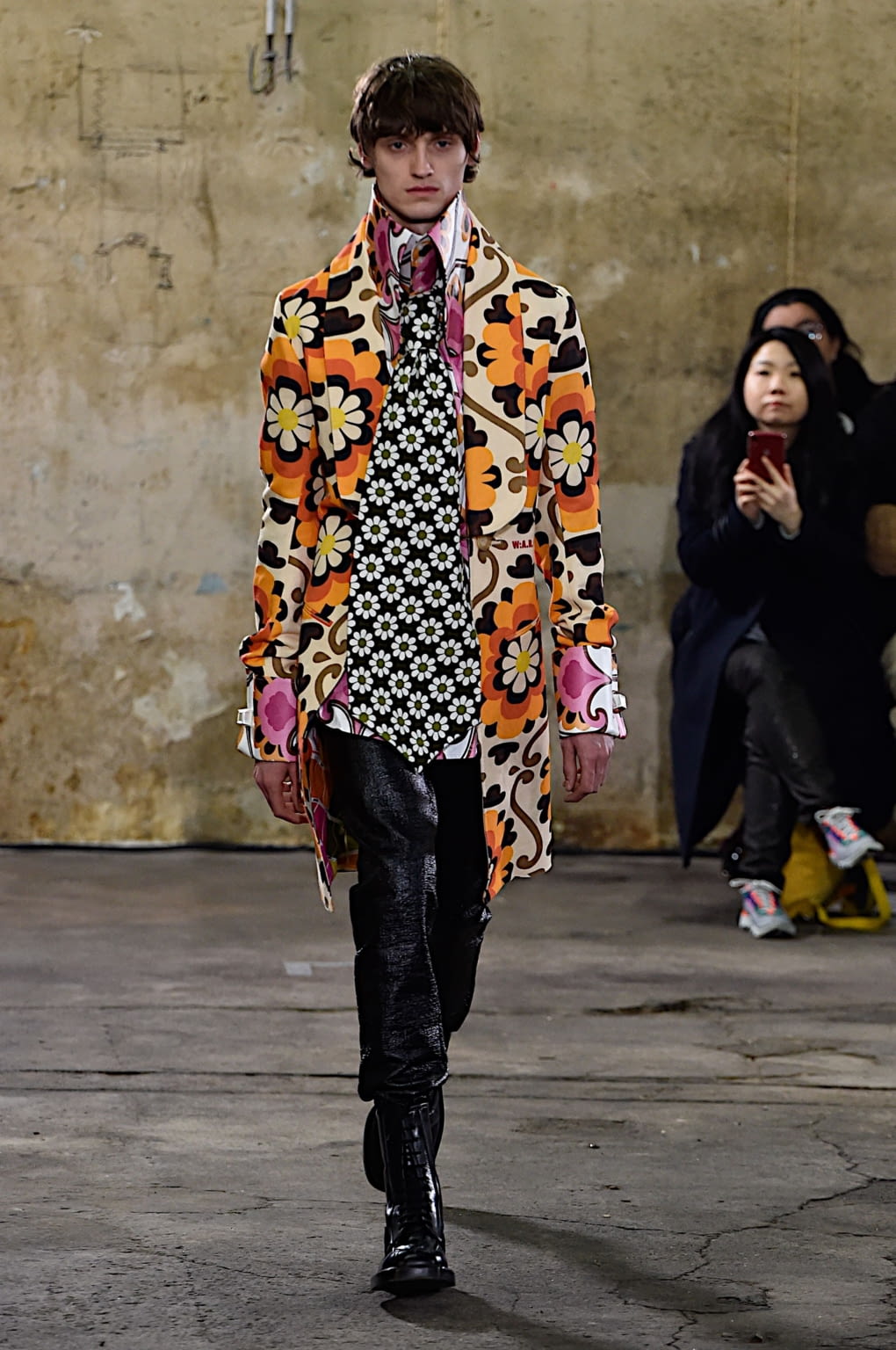 Fashion Week Paris Fall/Winter 2020 look 31 from the Walter Van Beirendonck collection menswear