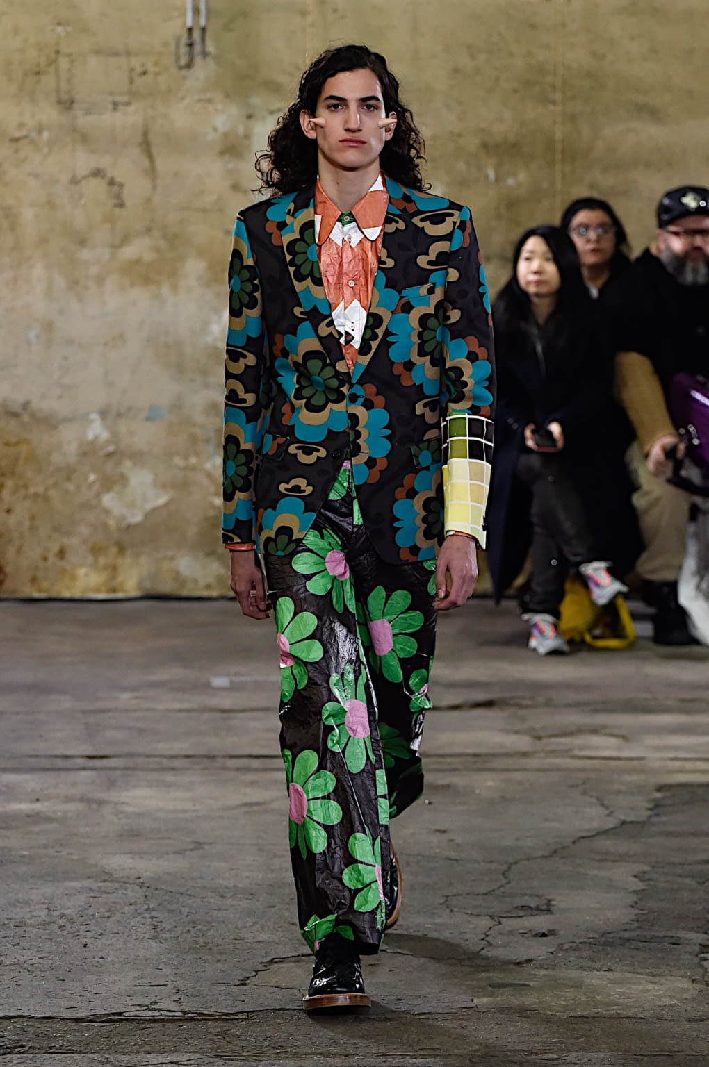 Fashion Week Paris Fall/Winter 2020 look 35 from the Walter Van Beirendonck collection menswear