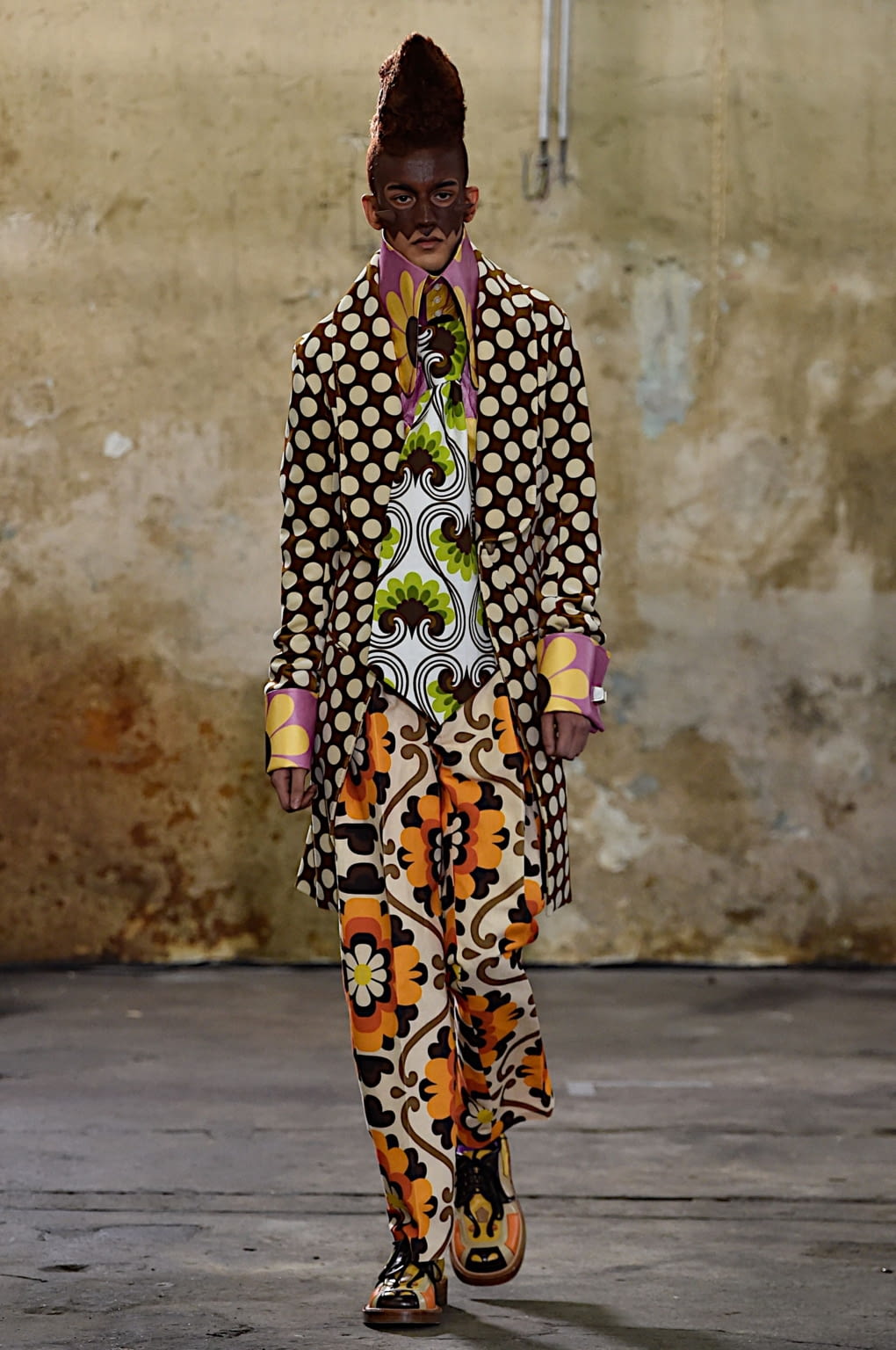 Fashion Week Paris Fall/Winter 2020 look 36 from the Walter Van Beirendonck collection menswear