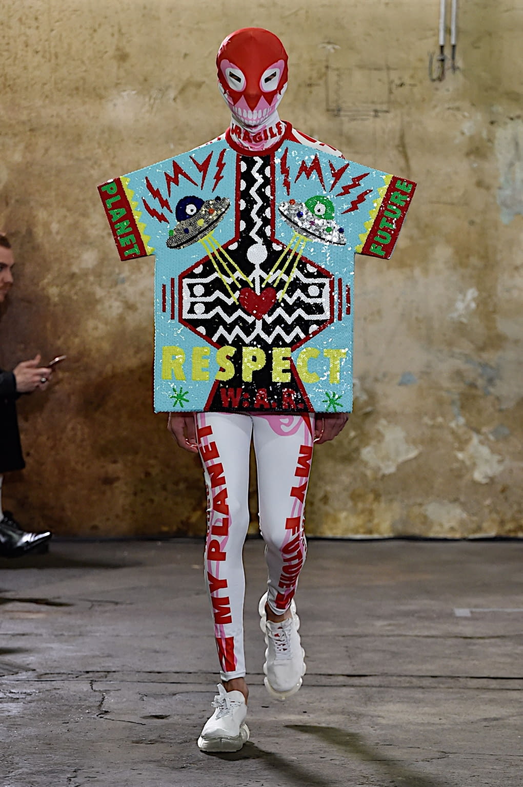 Fashion Week Paris Fall/Winter 2020 look 49 from the Walter Van Beirendonck collection menswear