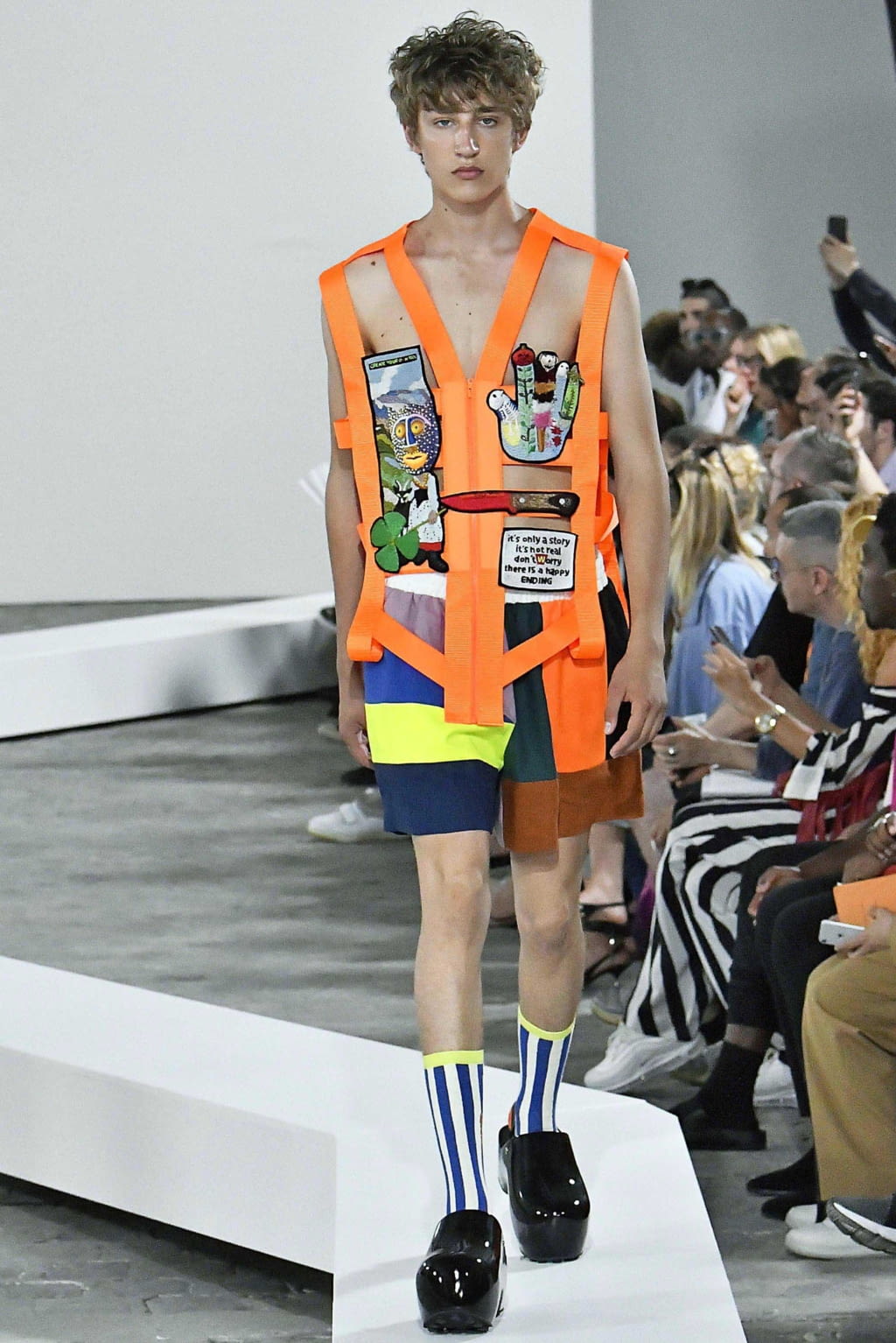 Fashion Week Paris Spring/Summer 2019 look 25 from the Walter Van Beirendonck collection 男装