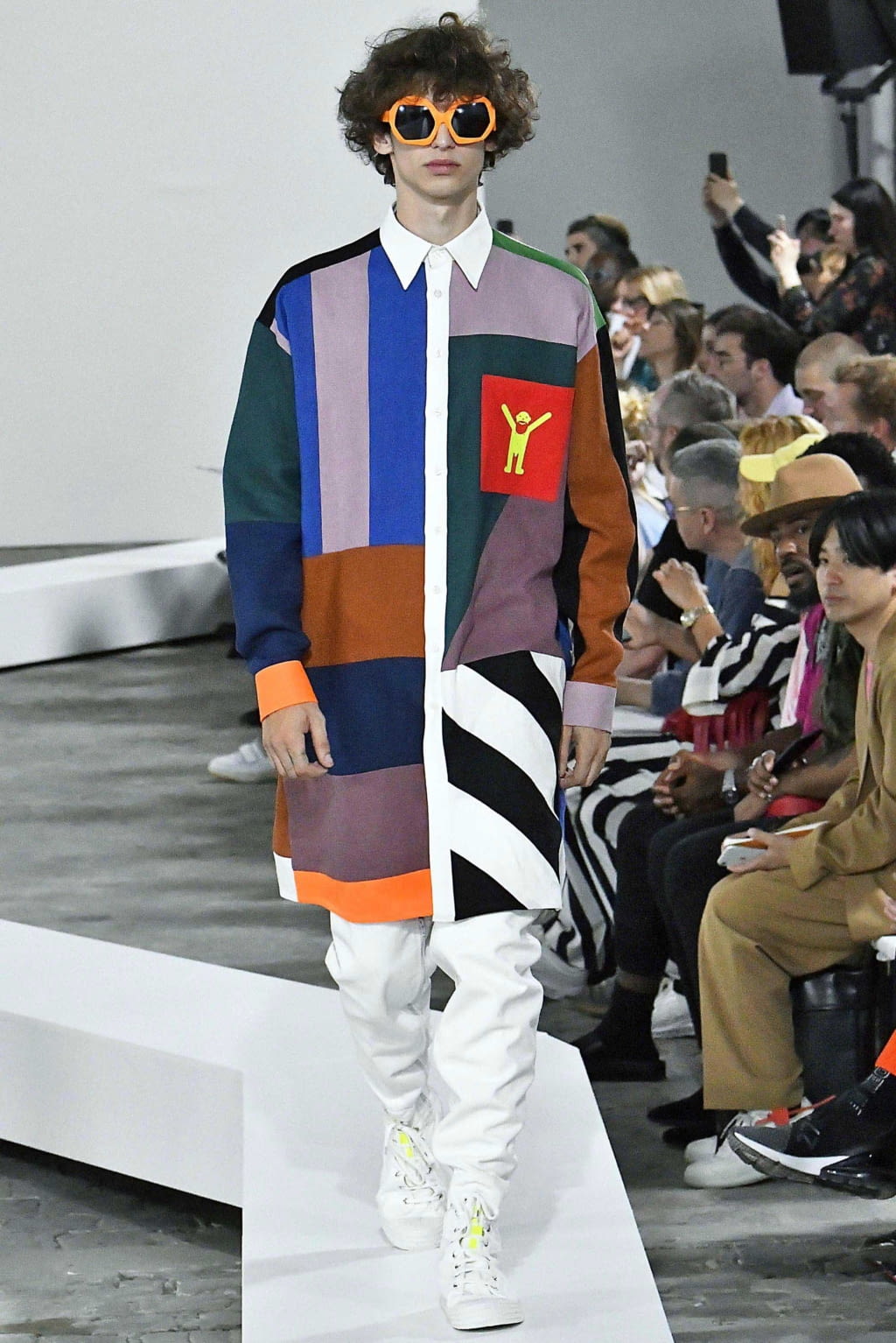 Fashion Week Paris Spring/Summer 2019 look 26 from the Walter Van Beirendonck collection 男装