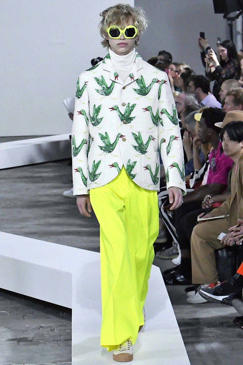 Fashion Week Paris Spring/Summer 2019 look 29 from the Walter Van Beirendonck collection 男装