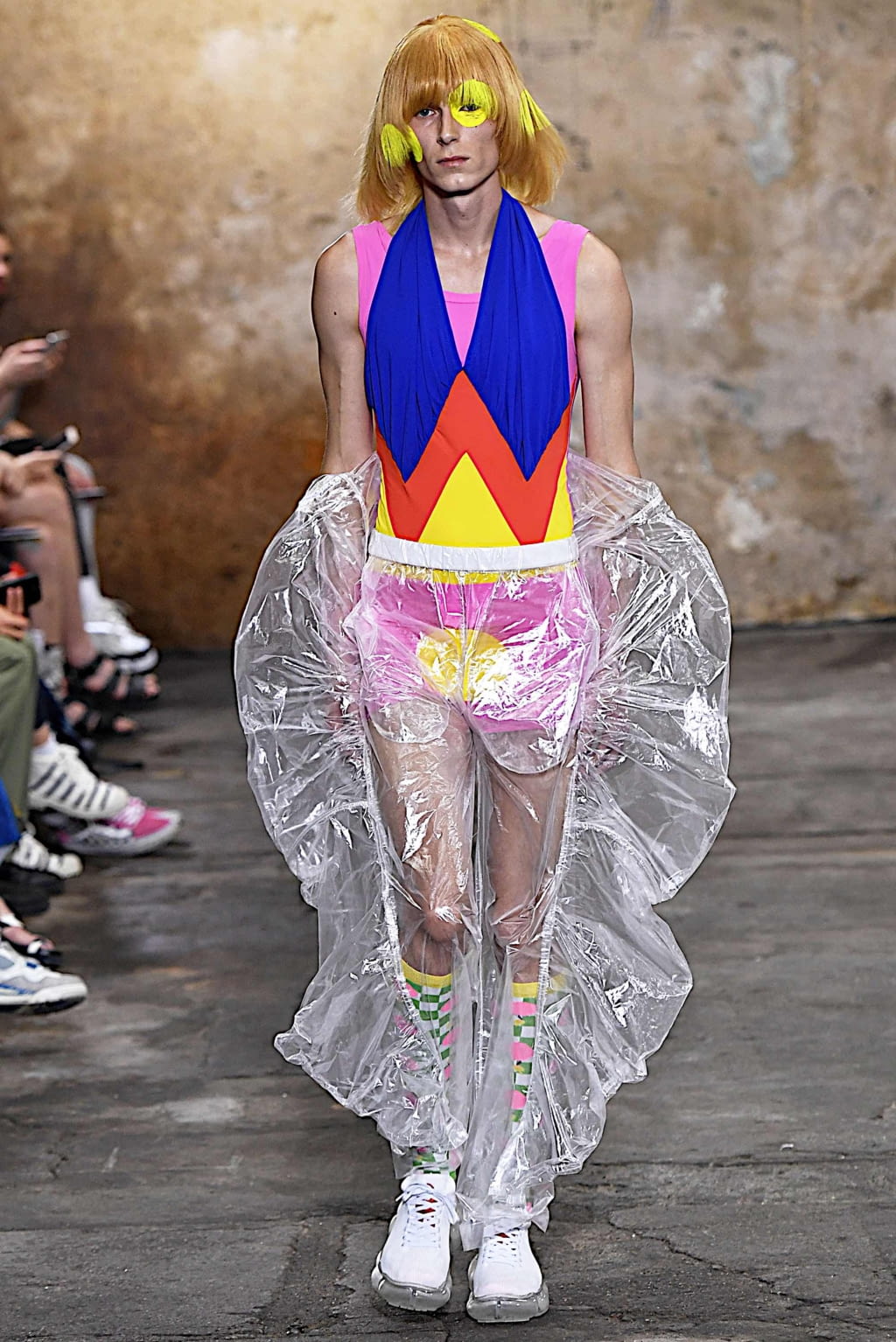 Fashion Week Paris Spring/Summer 2020 look 2 from the Walter Van Beirendonck collection 男装