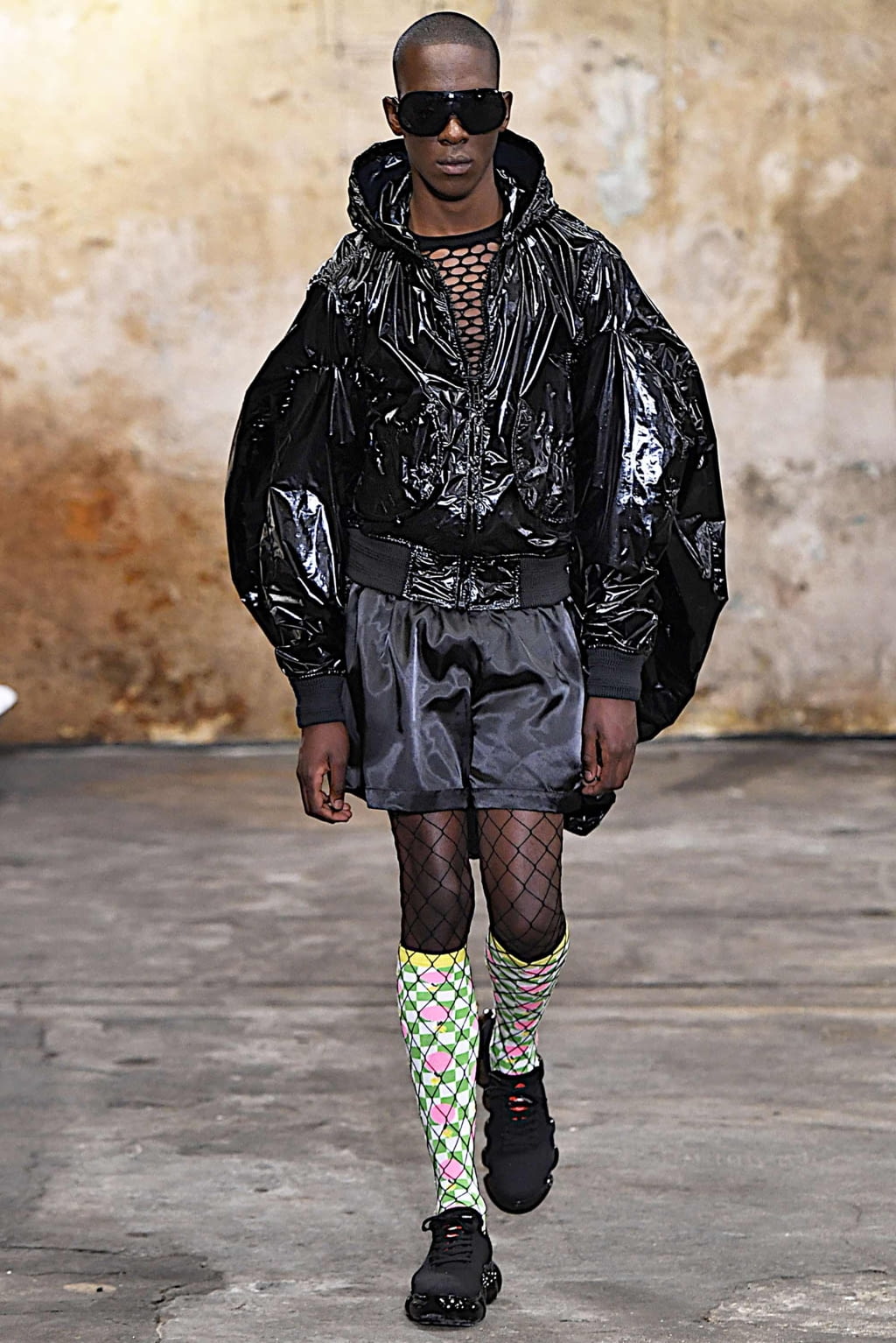 Fashion Week Paris Spring/Summer 2020 look 9 from the Walter Van Beirendonck collection 男装