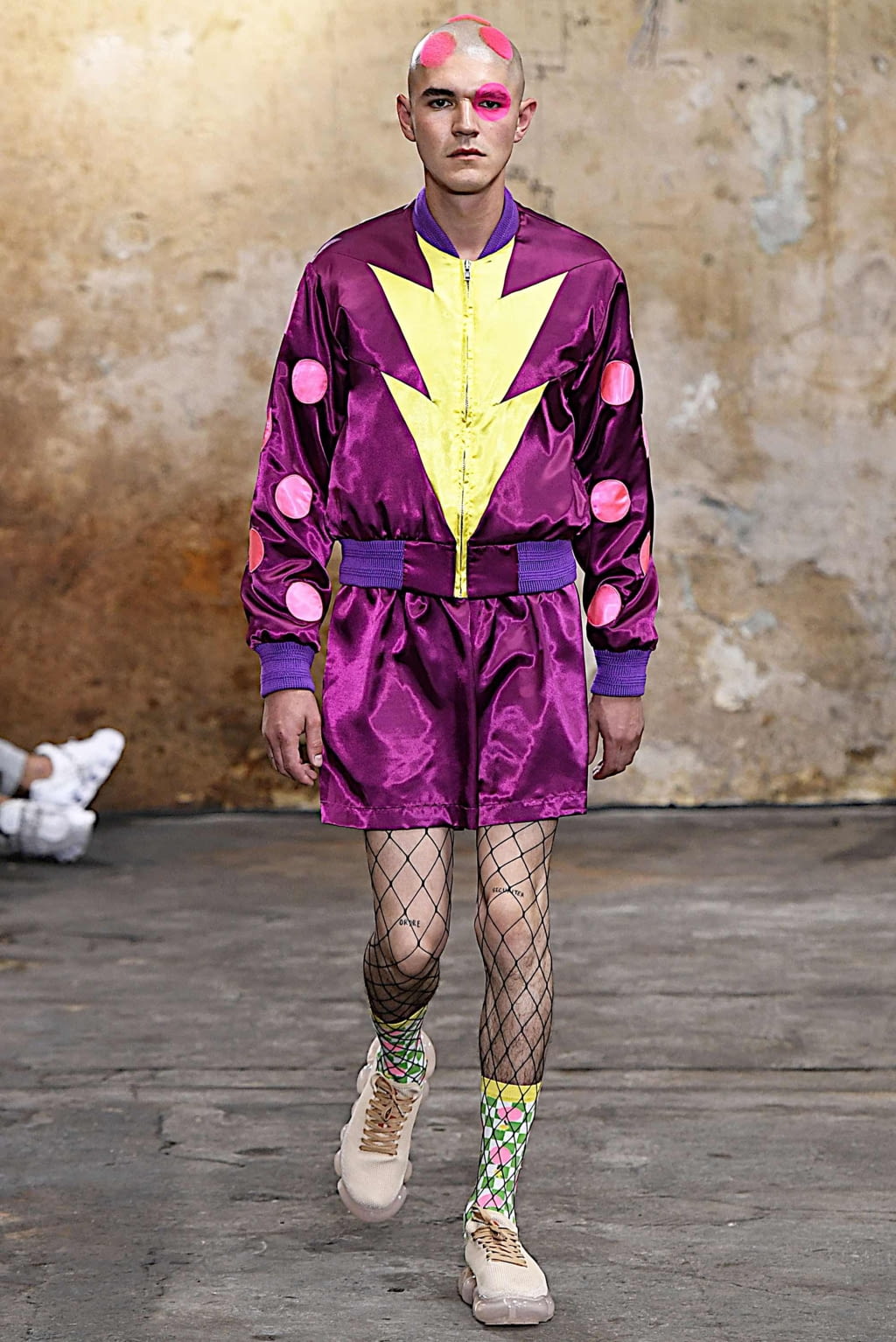 Fashion Week Paris Spring/Summer 2020 look 13 from the Walter Van Beirendonck collection 男装