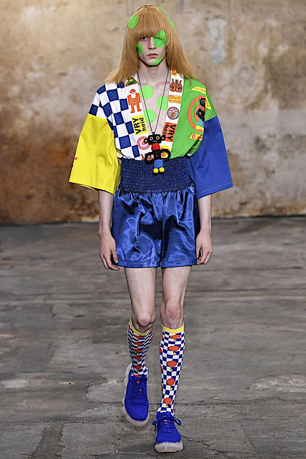 Fashion Week Paris Spring/Summer 2020 look 19 from the Walter Van Beirendonck collection 男装